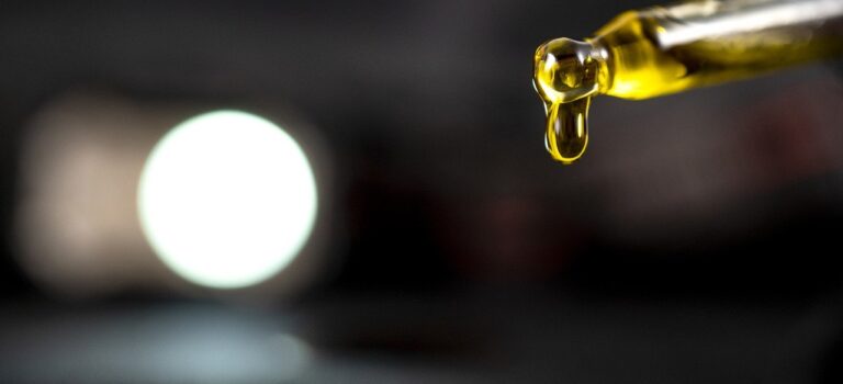 CBD-Öl kaufen: Stellen Sie sicher, dass Sie sich ausreichend mit dem Öl auskennen.
